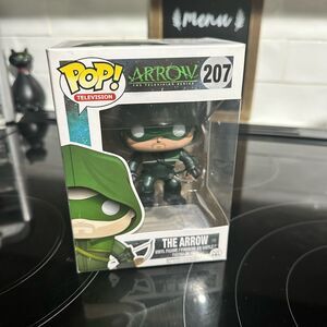 Funko Pop Arrow 207 Arrow Brand New with Pop Protector